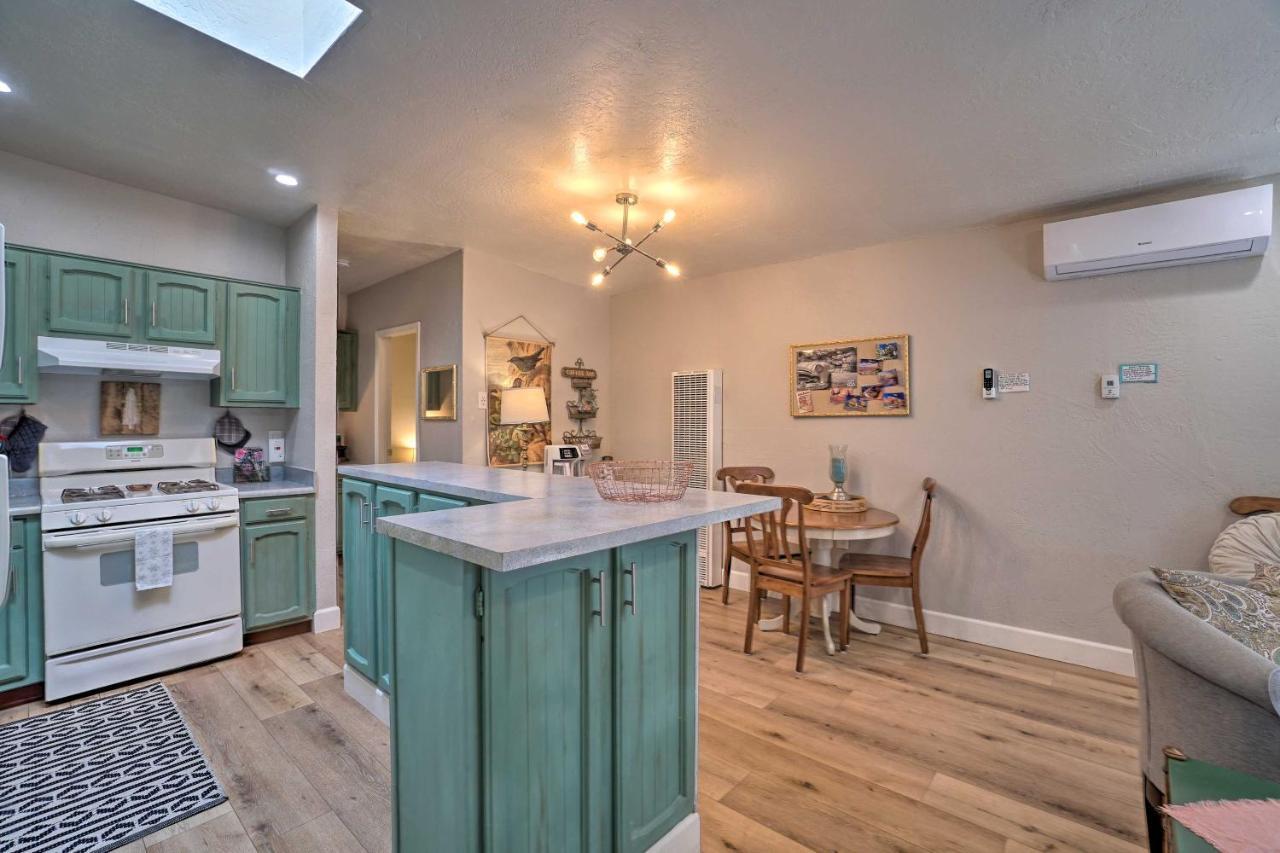 Central Williams Studio With Fireplace On Route 66! Apartment Екстериор снимка