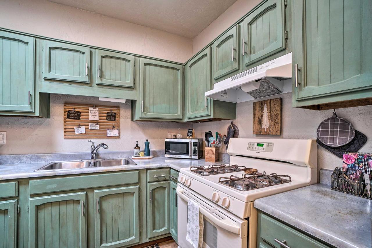 Central Williams Studio With Fireplace On Route 66! Apartment Екстериор снимка